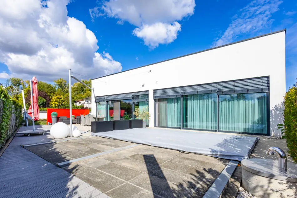 Exklusiver Bungalow mit Pool und außergewöhnlich großzügigem Wohnkonzept - in Wien Nähe - Bild