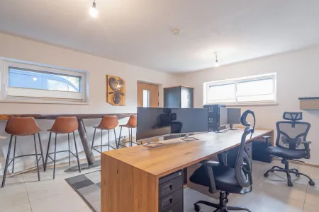Büro mit eigenem Eingang