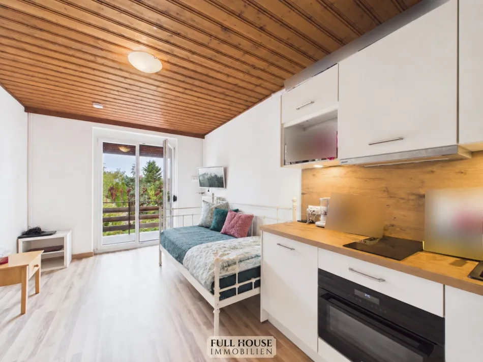 Zweitbezug nach Sanierung: Studio mit Balkon, Parkplatz & Weitblick - ab 15.11.2026 verfügbar - Bild