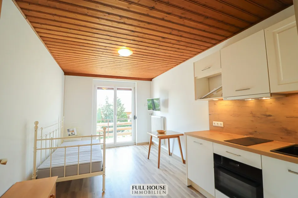 Zweitbezug nach Sanierung: Studio mit Balkon, Parkplatz & Weitblick - ab 15.11.2026 verfügbar - Titelbild