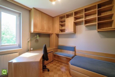 CHRISTOPH CHROMECEK IMMOBILIEN - PERCHTOLDSDORF - Top möblierte 4-Zimmer-Familienwohnung mit Loggia und Kfz-Abstellplatz!