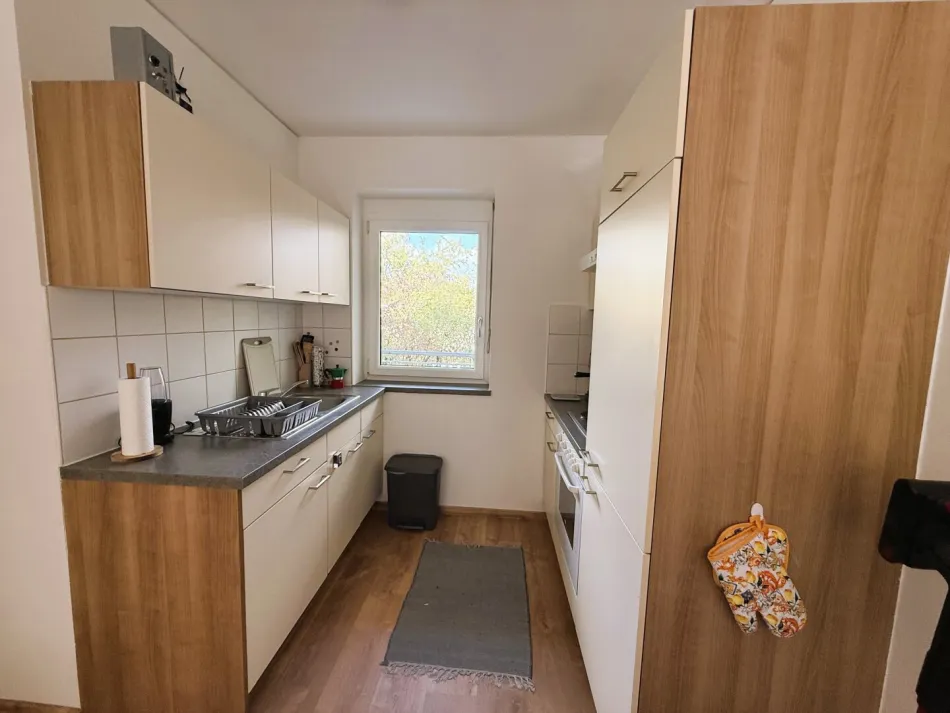 Charmantes Wohnen mit Balkon und Blick ins Grüne - Bild