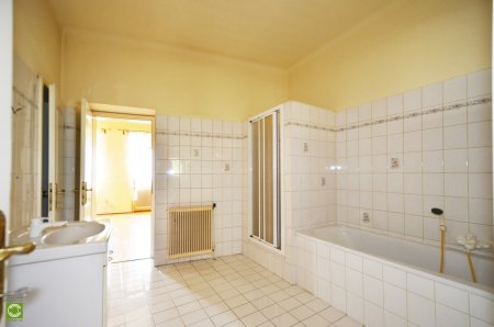 CHRISTOPH CHROMECEK IMMOBILIEN - PERCHTOLDSDORF - Ruhig gelegener und ausbaufähiger Altbau auf Eigengrund!