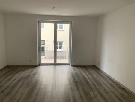 Guntramsdorf 2 Zimmer Südbalkon - Titelbild