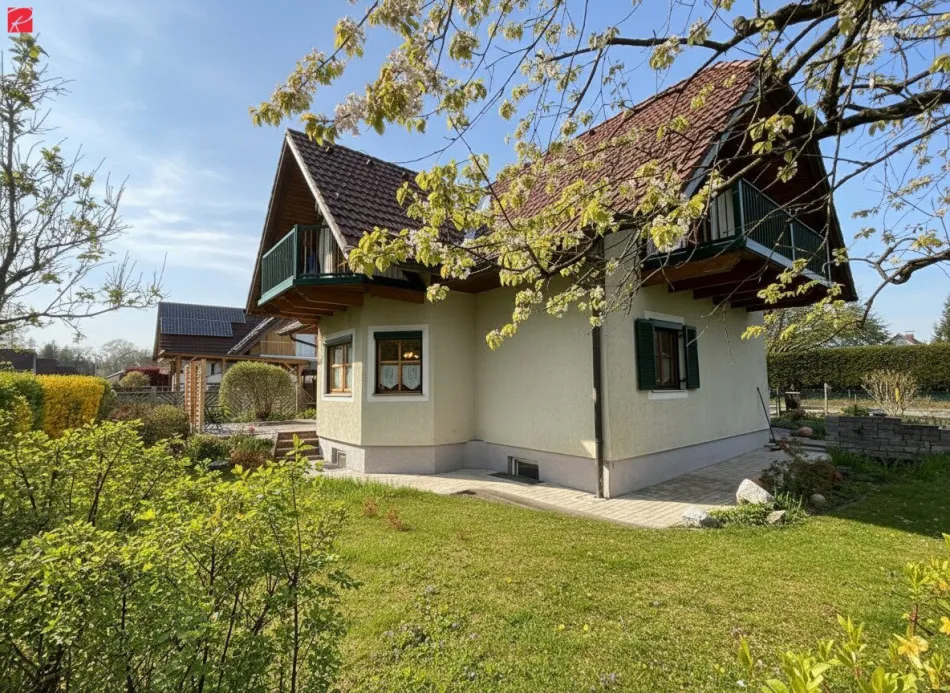 Stilvolles Landhaus mit liebevollem Garten - Titelbild
