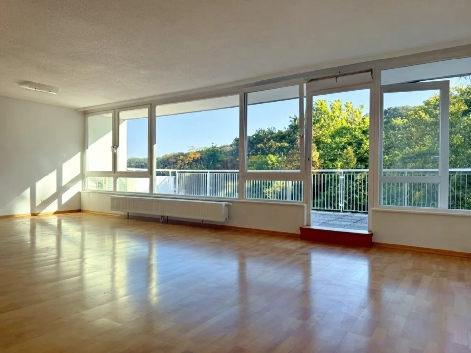 Terrassenwohnung am Pötzleinsdorfer Schloßpark! Großzügiger Wohnbereich, 3 Schlafzimmer, 2 Bäder - Titelbild