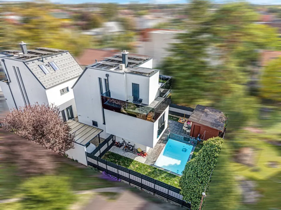 Exklusives Familienhaus mit Pool, Dachterrasse & Photovoltaik in Bestlage von Wien-Floridsdorf - Bild