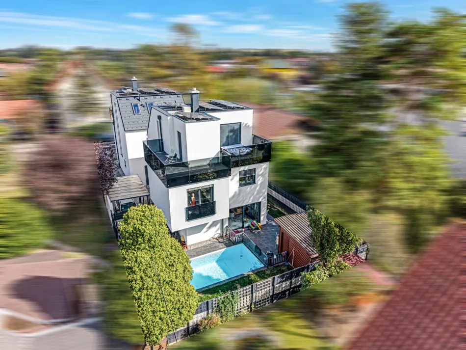 Exklusives Familienhaus mit Pool, Dachterrasse & Photovoltaik in Bestlage von Wien-Floridsdorf - Titelbild