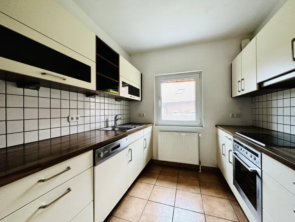 Großzügige, vermietete Wohnung mit 91,46 m² zu kaufen in der herrlichen Gemeinde Seebenstein. - Titelbild