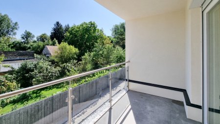 Blick vom Balkon ins Grüne