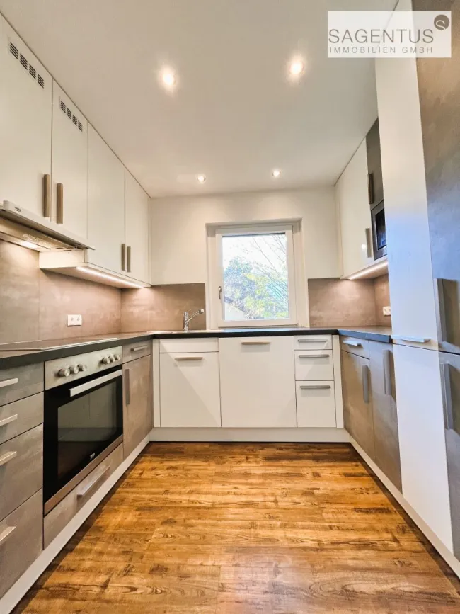 AB SOFORT: Wunderschöne, sanierte 2-Zimmerwohnung mit WEST-Balkon in Innsbruck zu mieten! - Titelbild