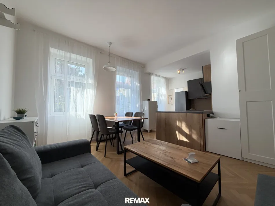 Altbaucharme trifft Stadtleben – 2 Zimmer nahe der Meidlinger Hauptstraße - Titelbild