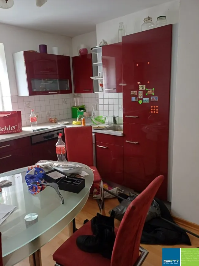 Traismauer: günstige sanierungsbedürftige Kleinwohnung im 1. Obergeschoß - Titelbild