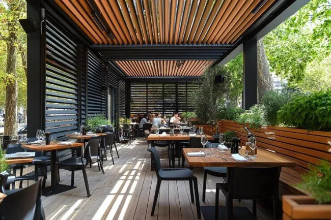 Immobilie des Monats: Gastronomiefläche mit großzügiger Terrasse - Titelbild