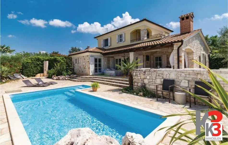 Wunderschöne mediterrane Villa mit Blick auf die Natur, 10km von Poreč - Titelbild
