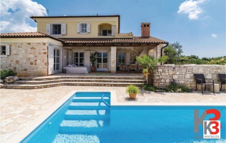 Wunderschöne mediterrane Villa mit Blick auf die Natur, 10km von Poreč