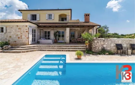 Wunderschöne mediterrane Villa mit Blick auf die Natur, 10km von Poreč