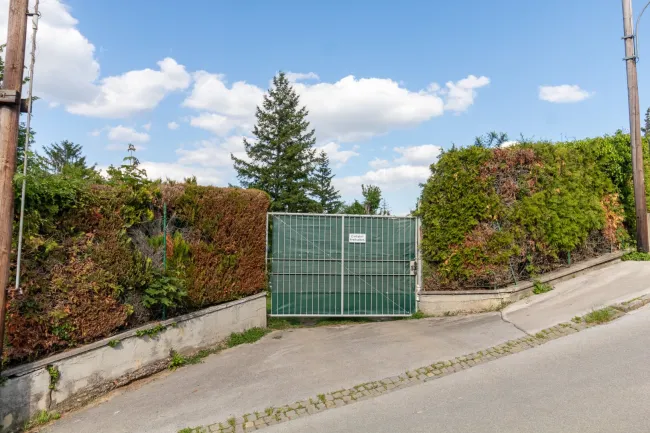 Eingangsbereich zum Grundstück