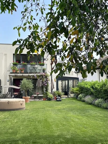 Gartenansicht (Begrünung mit KI)