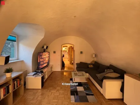 Wohnzimmer: Blick von der Terrassentür Richtung Esszimmer und Küche