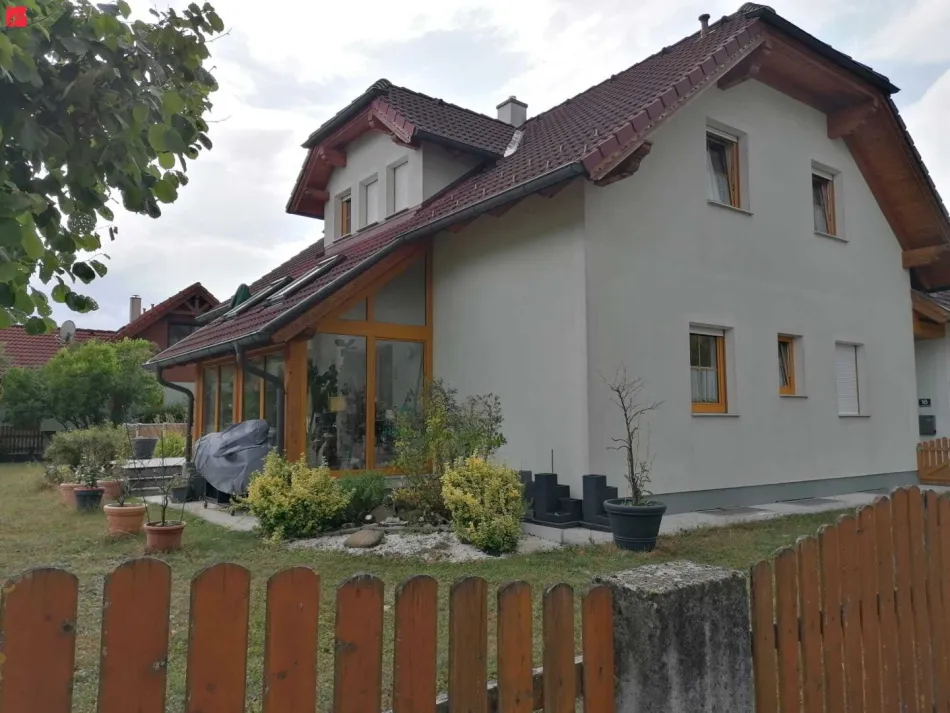 Wohnen & Werken: Charmantes Familienhaus mit Highlight-Keller - Titelbild
