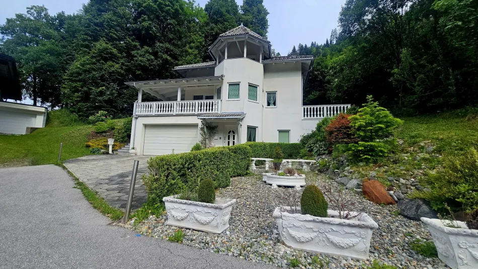 Haus kaufen - Traumhaus im mediterranen Stil in den Lienzer Dolomiten - Titelbild