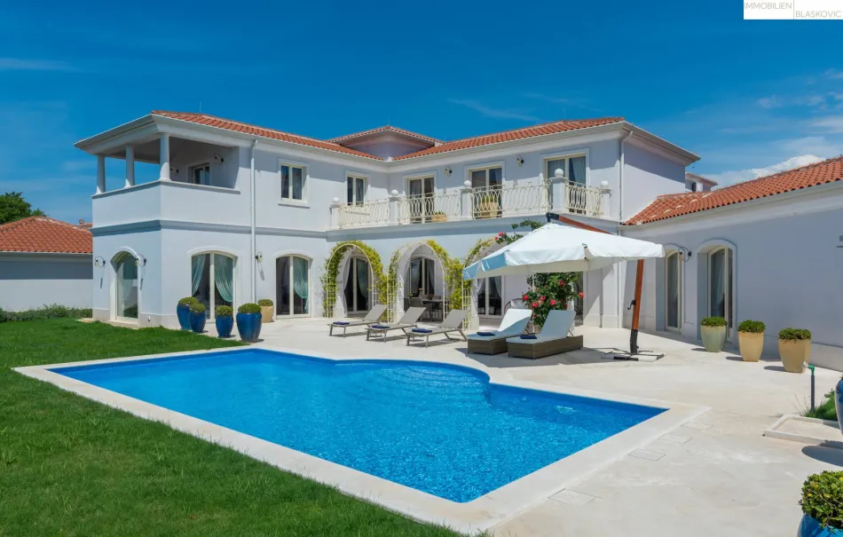 Exklusive und außergewöhnliche Luxus-Villa in TOP-Lage! - Titelbild