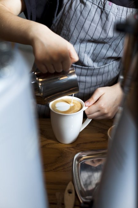 Besteingeführtes Tagescafe im Frequenzlage im 19. Bezirk - aus familiären Gründen abzugeben