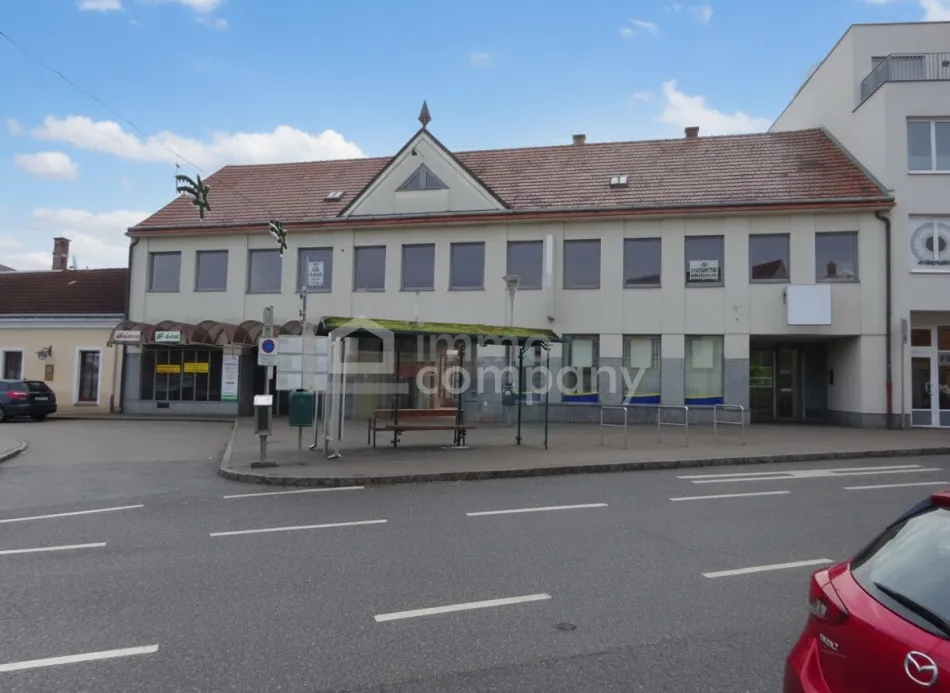 Geschäftsfläche in begehrter Lage in Hollabrunn für Ärztezentrum, Gastro, Friseure, Bank, Blumenladen,... - Titelbild