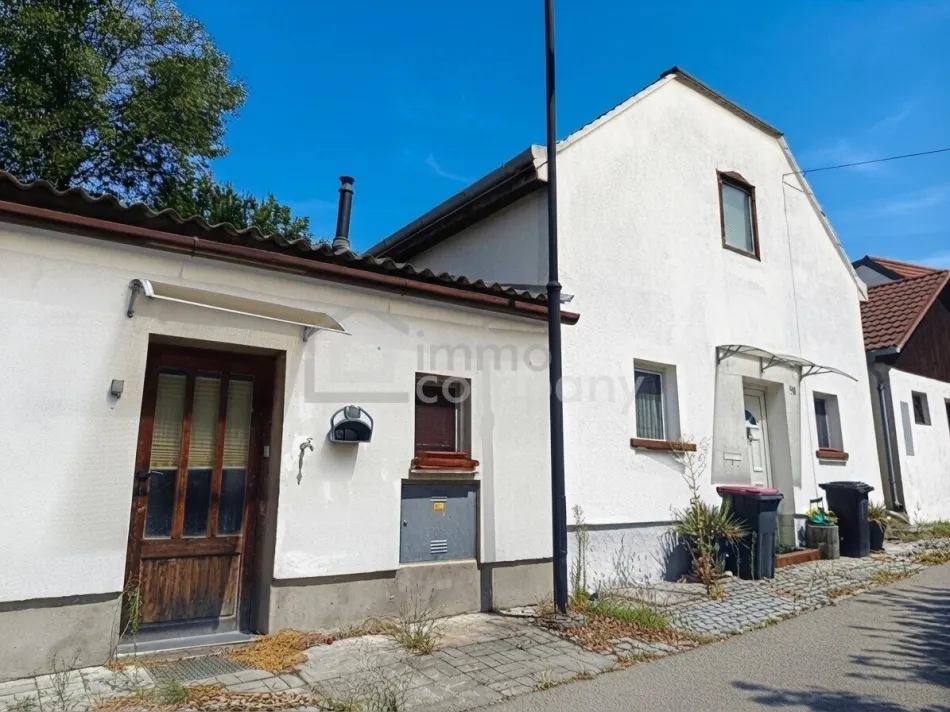 PREISKNALLER ZUM JAHRESENDE: Charmantes Landhaus mit zwei großen Gewölbekellern - nur 75.000 €! - Titelbild