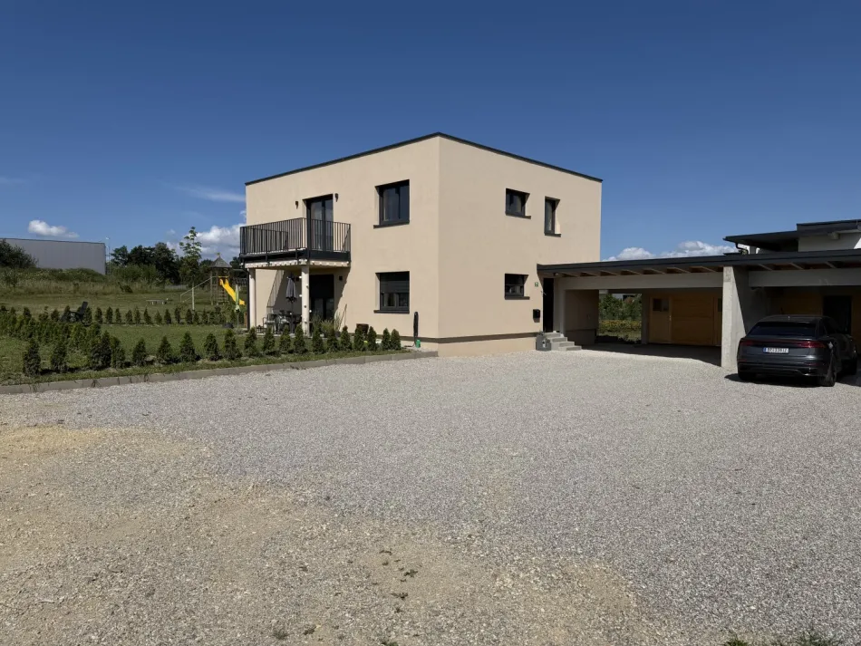 ST. MARTIN IM INNKREIS - Neuwertige 3-Zi-Wohnung im OG - Titelbild