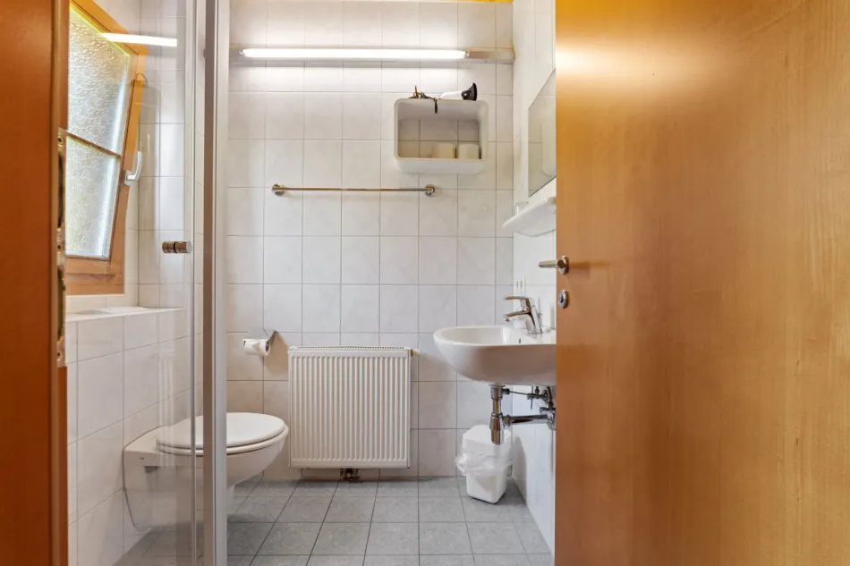 Traumhaftes Chalet mit Freizeitwohnsitz in Bartholomäberg: 6 Zimmer, Garten und Terrasse - Bild