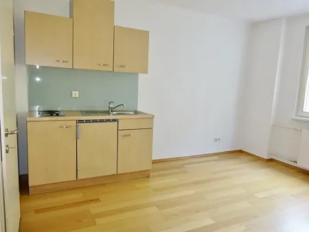Küchenzeile - in Zimmer 1