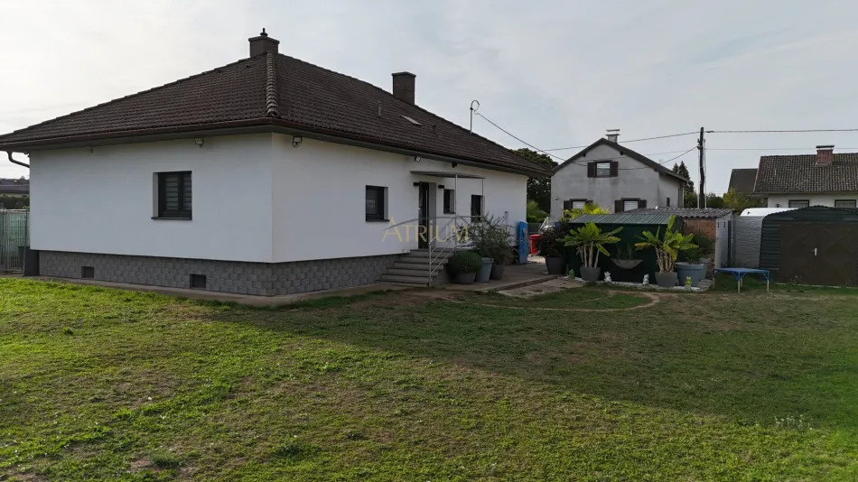 Gepflegter Bungalow mit Garten & mehreren Stellplätzen in Gerasdorf – 4 Zimmer, 105m²! - Bild