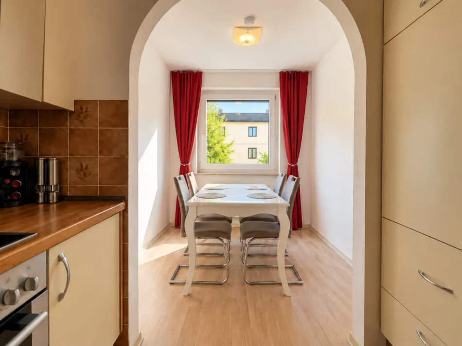 Kompagnon Immobilien GmbH lichterfülltes Wohnzimmer