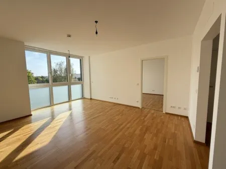 Zentrale, ruhige Mietwohnung für Single- u. Pärchen – mit Weitblick