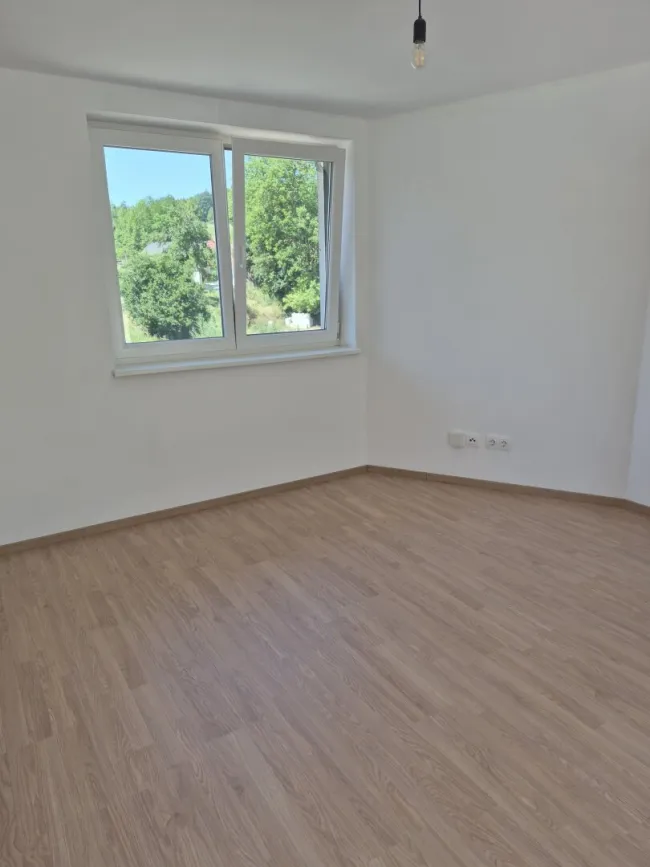 Ca. 53,22 m² 3-Zimmer-Wohnung mit großer Terrasse - Bild