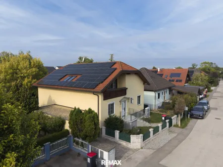Straßenansicht Einfamilienhaus
