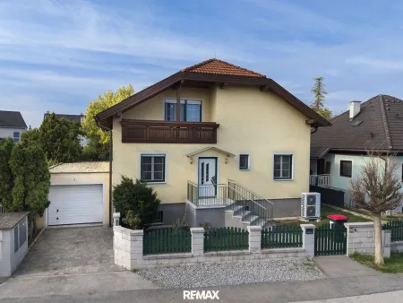 Straßenansicht Einfamilienhaus