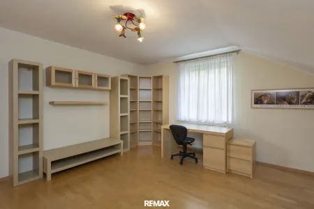 Zimmer DG Einfamilienhaus