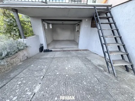 Zufahrt Garage