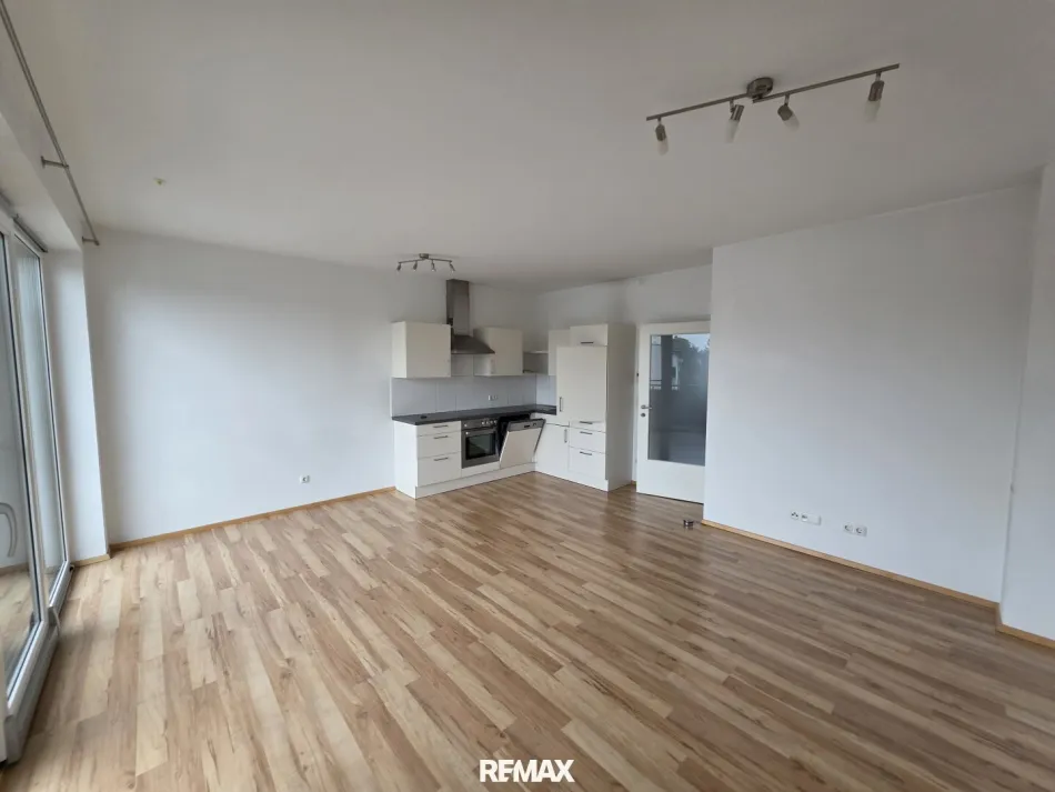 Moderne 2-Zimmer-Wohnung mit Loggia in zentraler Lage - Titelbild