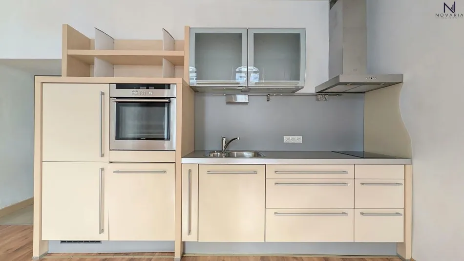 Gepflegte und modernisierte 4-Zimmer-Wohnung nahe Burggasse – Einziehen und Wohlfühlen! - Bild