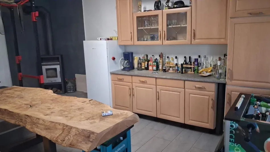 Modernisiertes Einfamilienhaus mit Garten, Garage, Kohfidisch - Bild