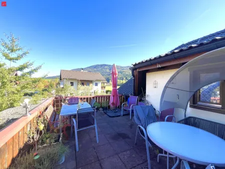 Terrasse mit Blick nach Osten und nach Norden zur Kulmspitze