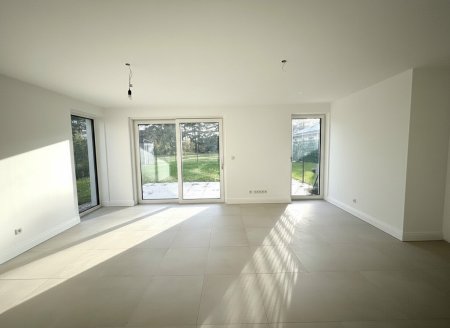 Moderne Doppelhaushälfte in Steinabrückl