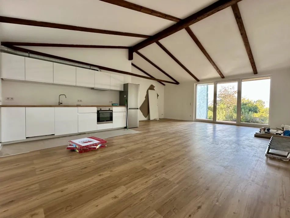 5 Zimmer Haus am Gießhübl // Wärmepumpe // großer Garten // großer Keller // Garage // Blick über Burg Lichtenstein! - Titelbild