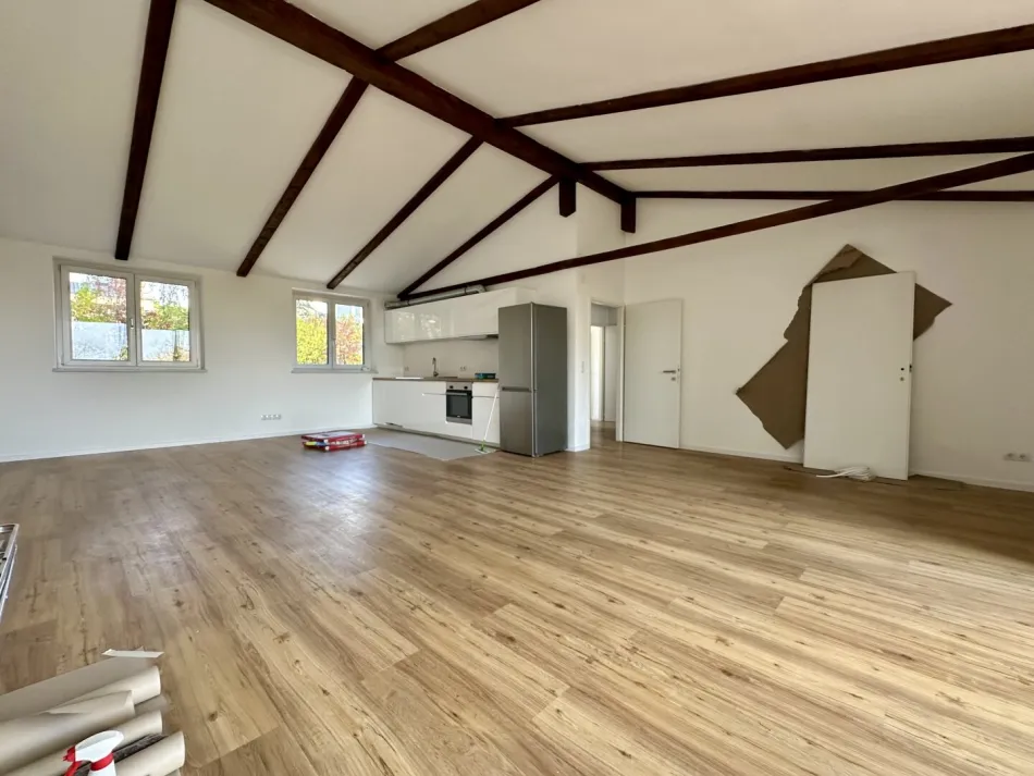 5 Zimmer Haus am Gießhübl // Wärmepumpe // großer Garten // großer Keller // Garage // Blick über Burg Lichtenstein! - Bild
