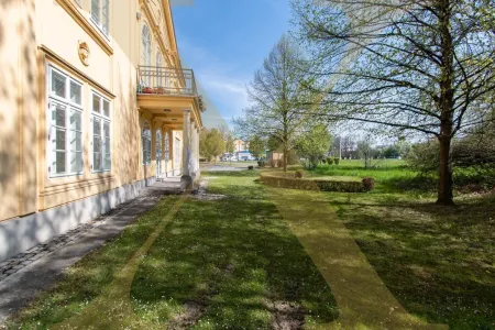 Terrasse & Garten (Besprechungszimmer)