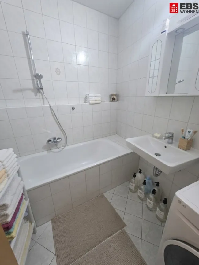 Badezimmer mit Wanne